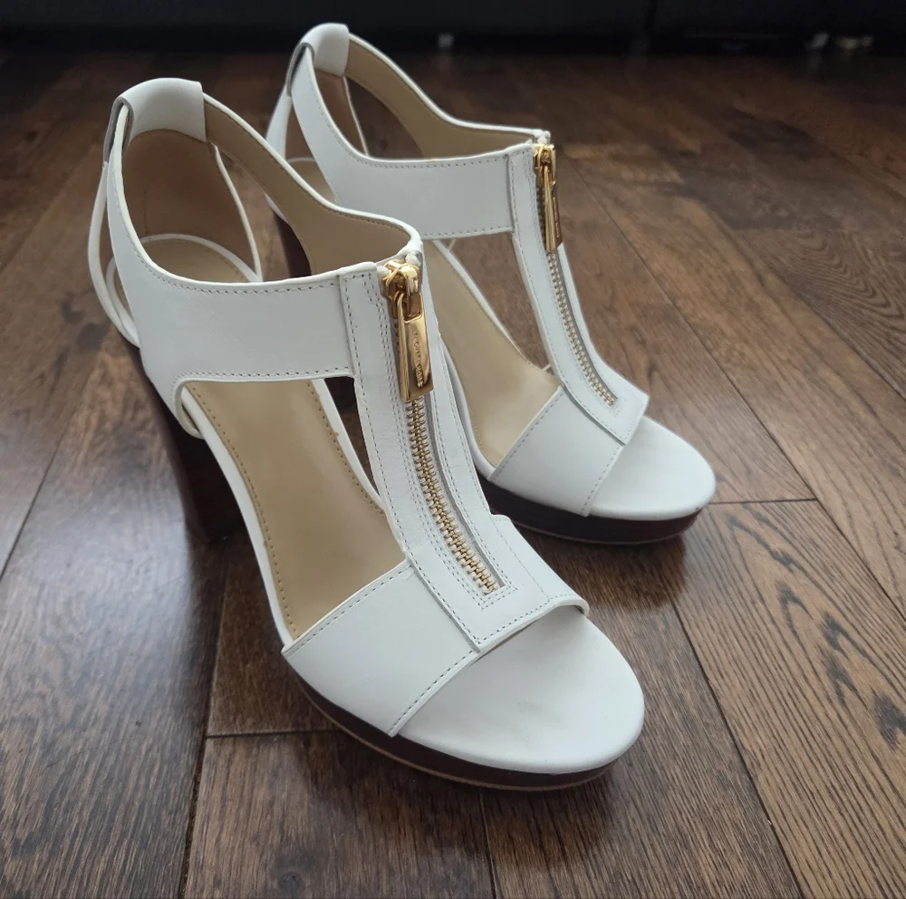 Michael Kors Optic White Berkley Leather Sandals Size 6.5 - Picture 1 of 8